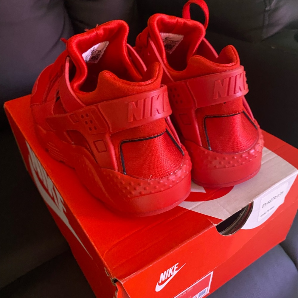 Nike Huaraches - Red 5Y - Picture 2 of 6